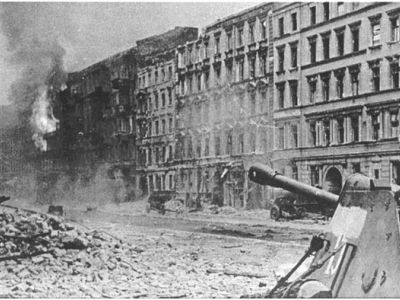 Началась Берлинская стратегическая наступательная операция советских войск.